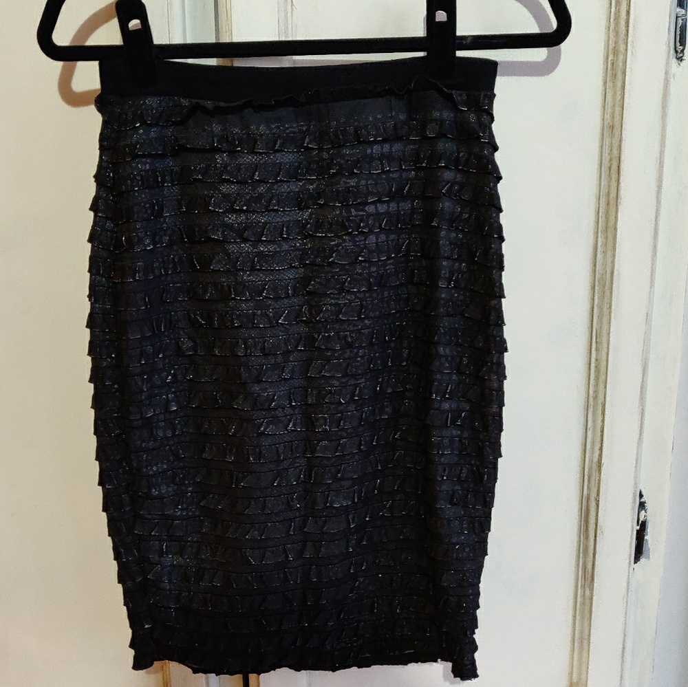 Black fitted stretch skirt